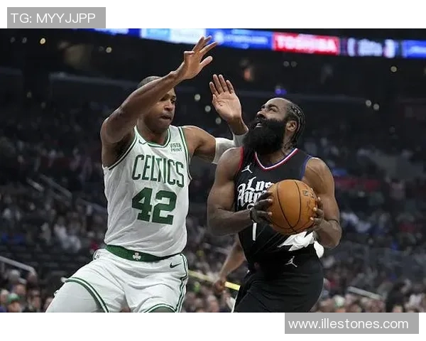 快船客场大胜凯尔特人,莱昂纳德砍下29分,巅峰状态再现 快船客场大胜凯尔特人,莱昂纳德砍下29分,巅峰状态再现